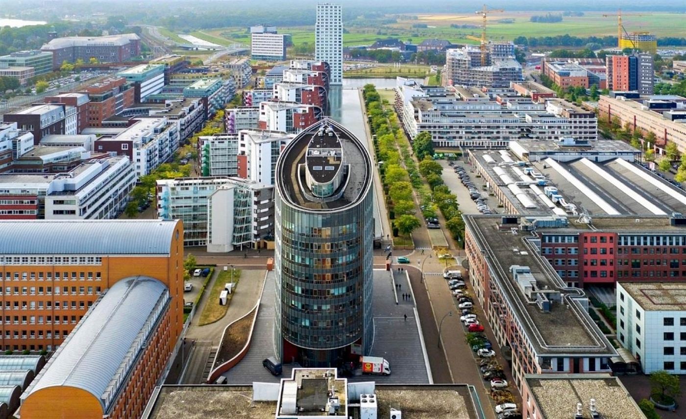 Het Paleiskwartier in Den Bosch vanuit de lucht
